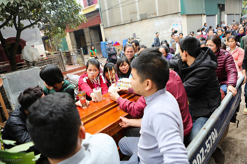 Người thân đau đớn tiễn đưa bé gái 2 tuổi tử vong trong vụ nổ kinh hoàng ở Bắc Ninh